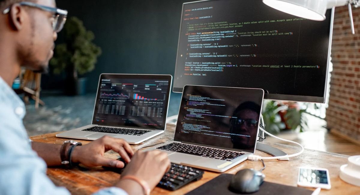 What Is a Software Developer